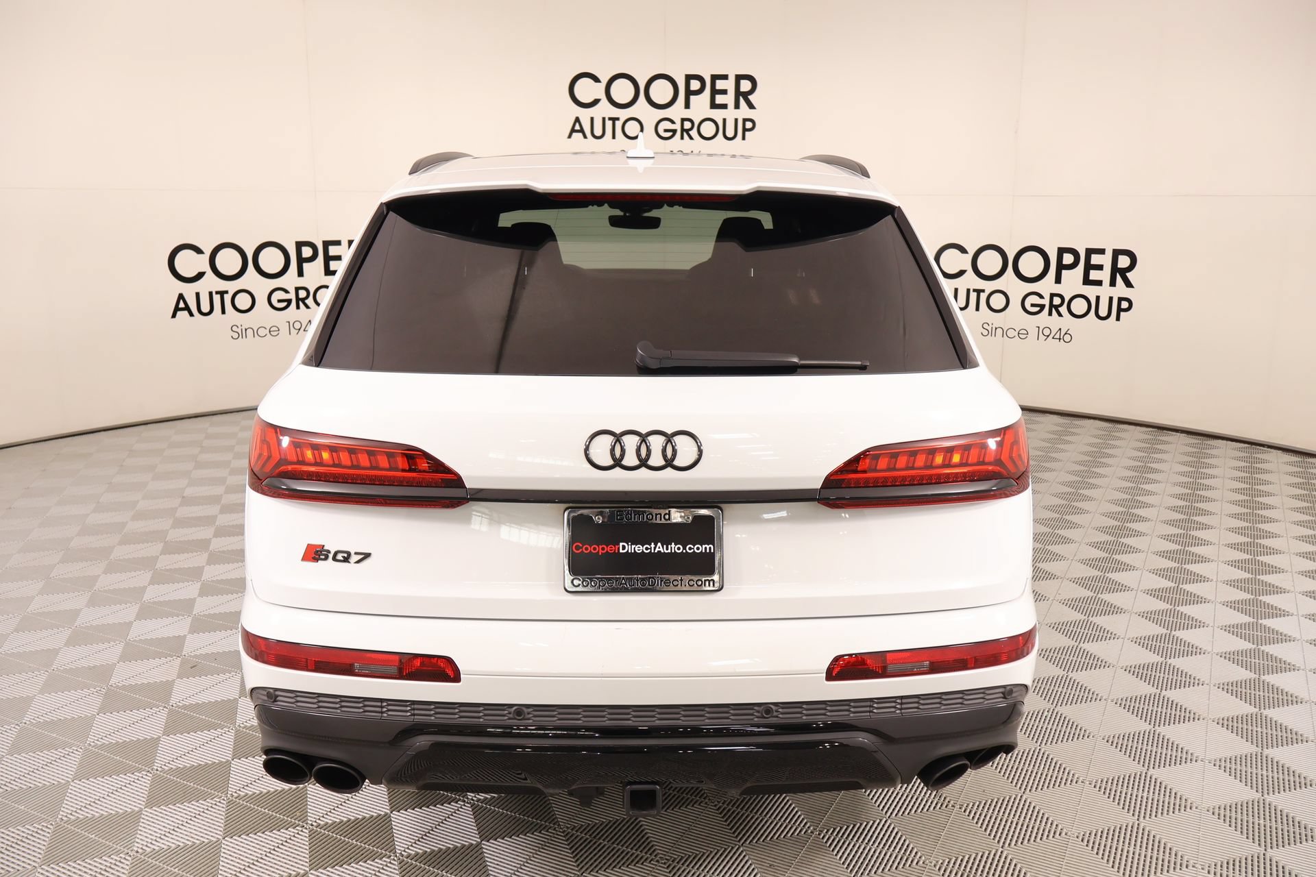 Used 2023 Audi SQ7 Prestige AWD/4WD image 23