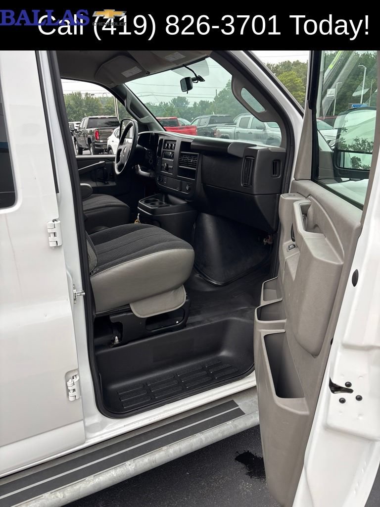 Used 2025 GMC Savana 2500 w/ Driver Convenience Package RWD image 7
