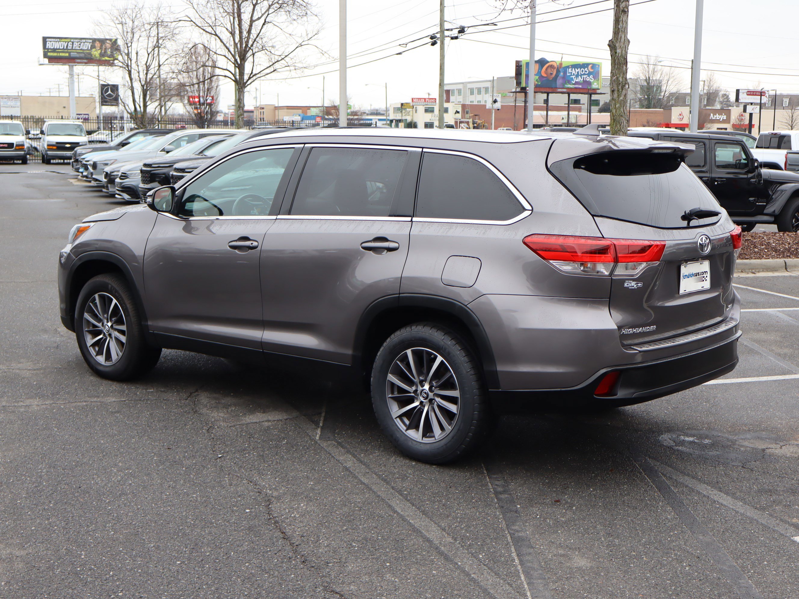 Used 2019 Toyota Highlander XLE image 8