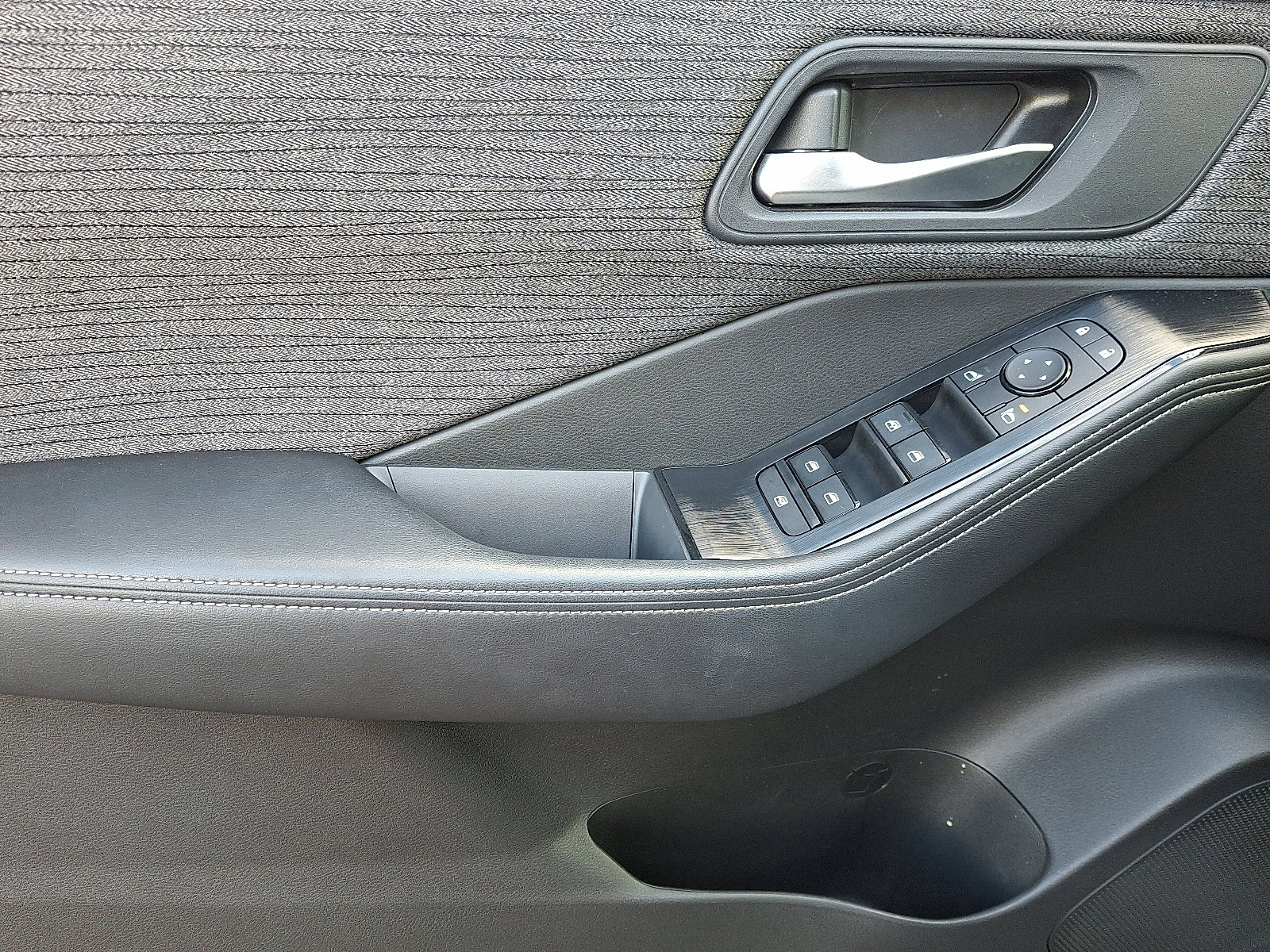 Certified 2022 Nissan Rogue SV image 12