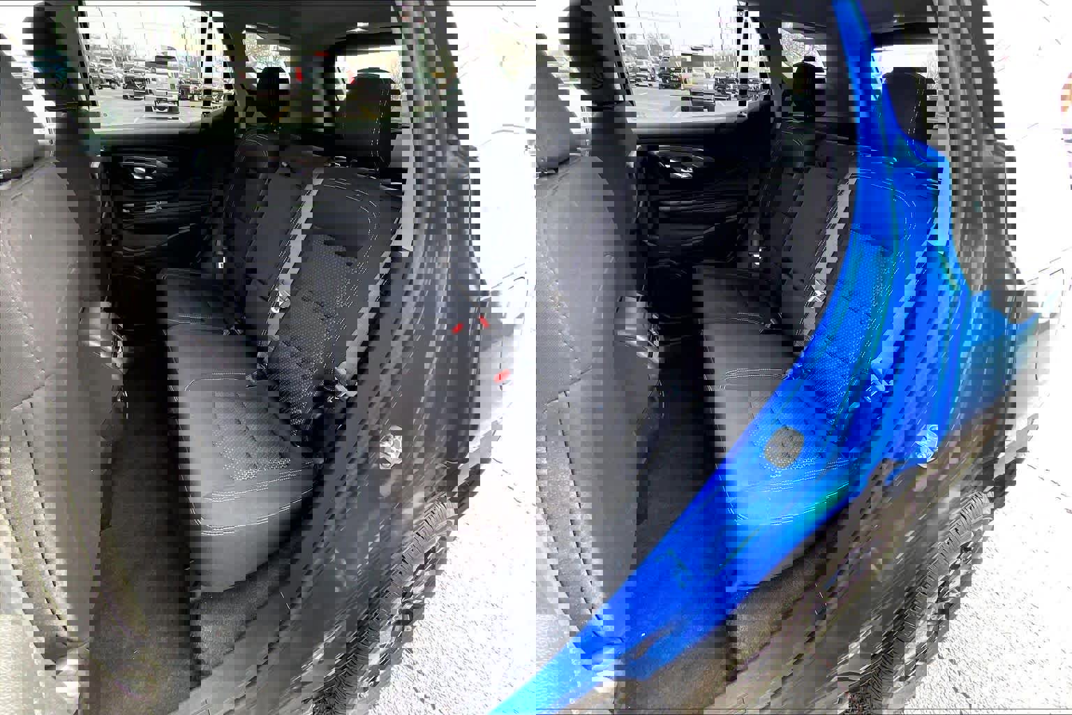 Used 2024 GMC Terrain SLE w/ Elevation Edition image 21