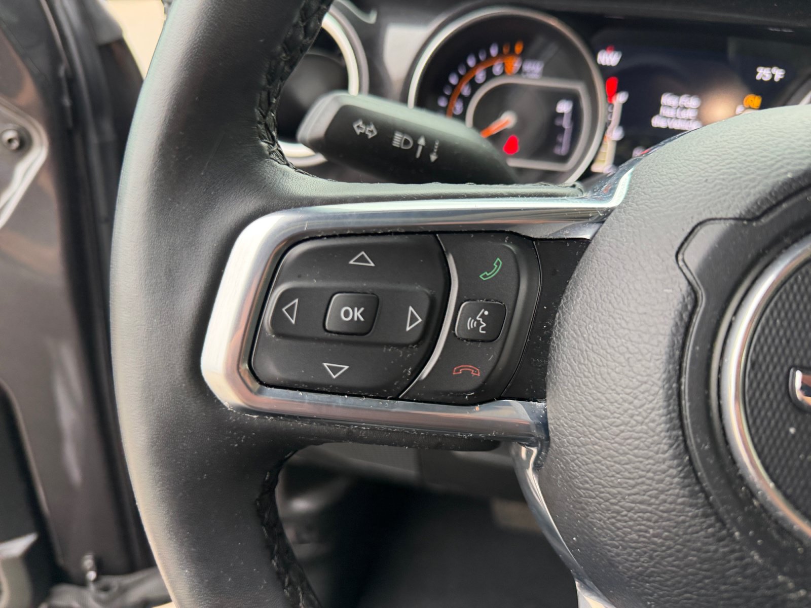 Used 2022 Jeep Wrangler Unlimited Sahara AWD/4WD image 24