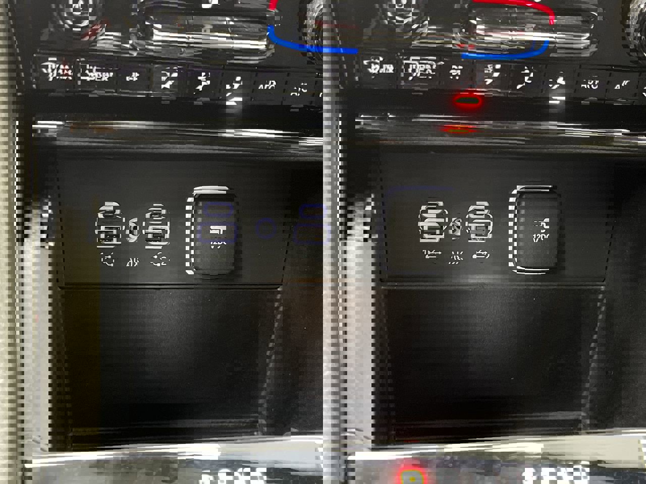 Used 2023 Jeep Grand Cherokee Laredo image 21