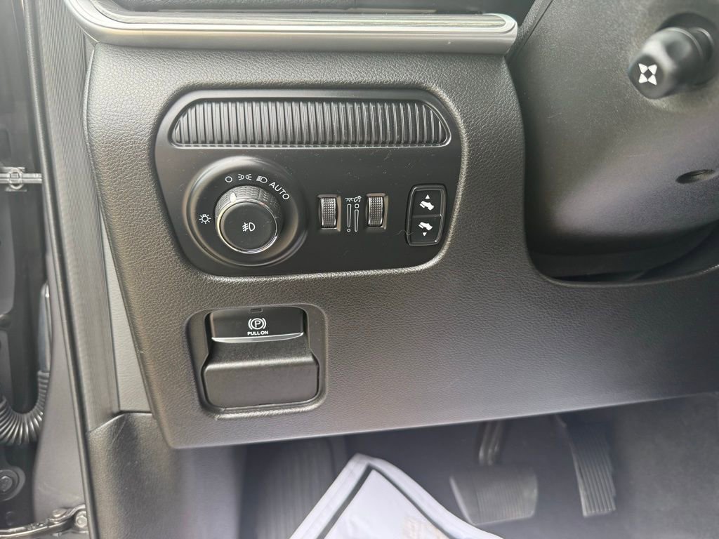 Used 2024 Jeep Wagoneer L Series II w/ Flexible Seating Group image 37