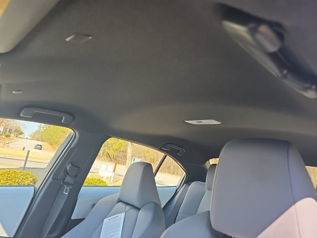 Used 2026 Toyota Corolla SE w/ SE Premium Package image 22