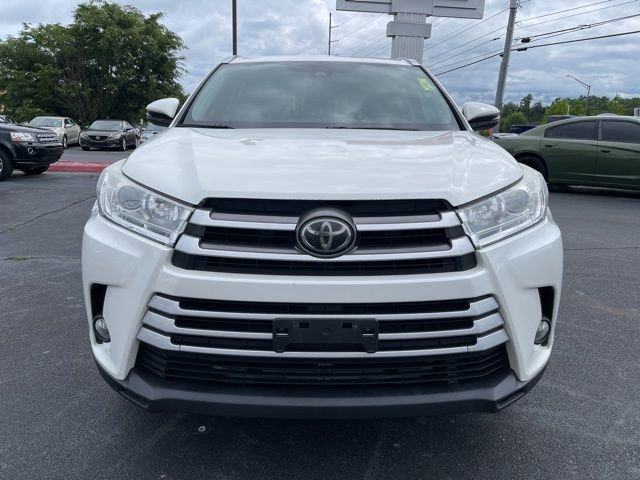 Used 2017 Toyota Highlander XLE FWD image 3
