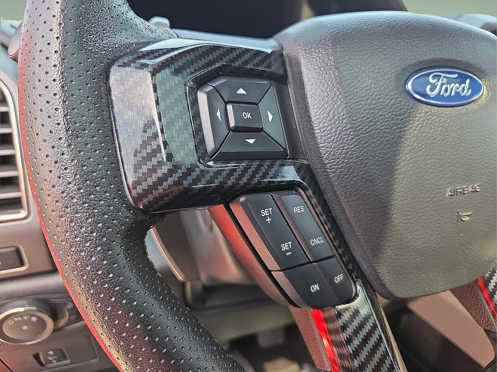 Used 2018 Ford F150 Raptor w/ Equipment Group 802A Luxury AWD/4WD image 12
