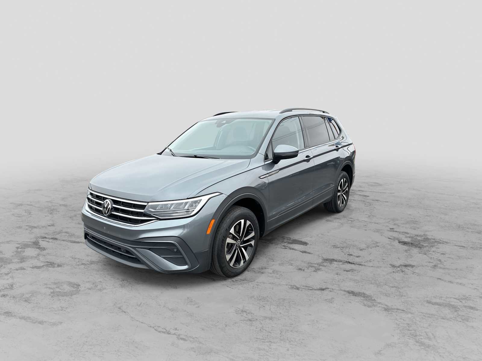 Used 2023 Volkswagen Tiguan S image 4