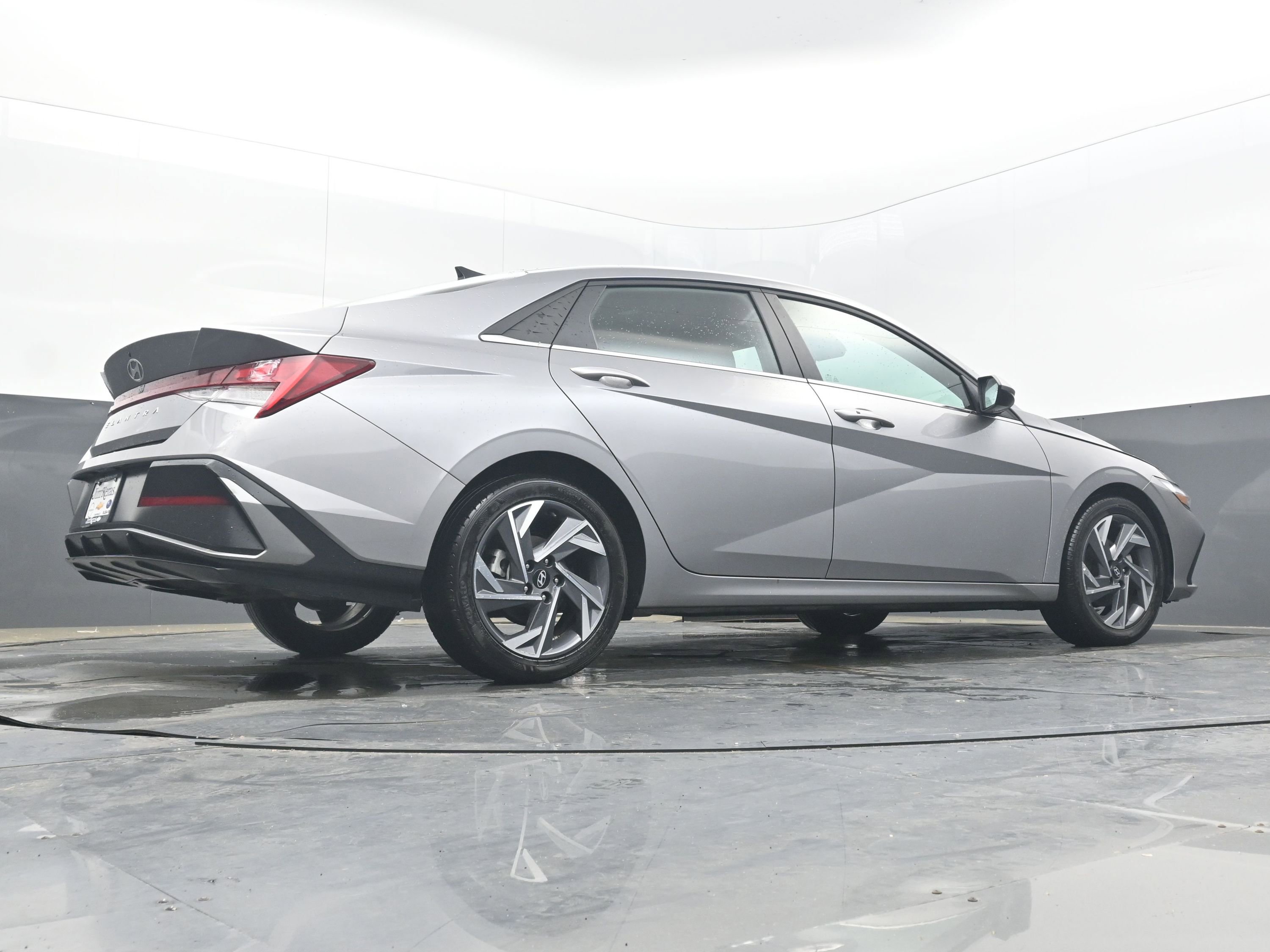 Used 2025 Hyundai Elantra SEL image 30