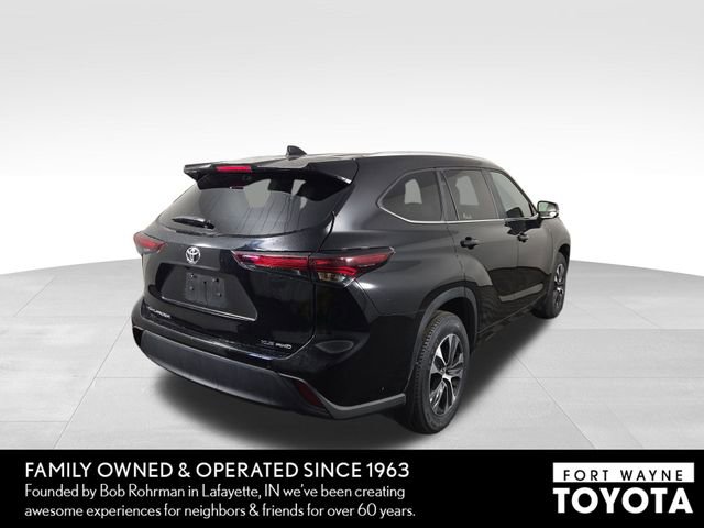 Used 2025 Toyota Highlander XLE AWD/4WD image 7