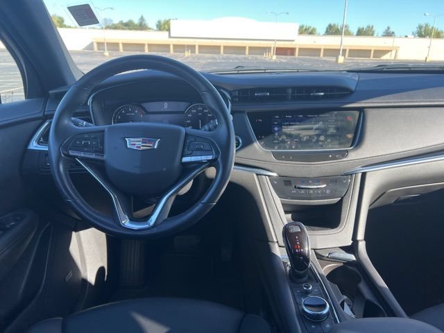 Certified 2023 Cadillac XT6 Luxury AWD/4WD image 3
