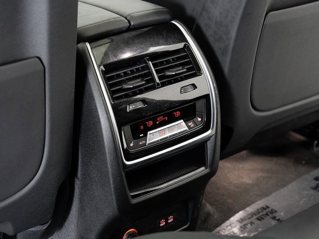 Used 2021 BMW X7 xDrive40i w/ Premium Package image 24