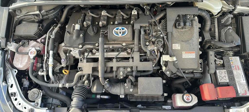 Used 2021 Toyota Corolla LE image 8