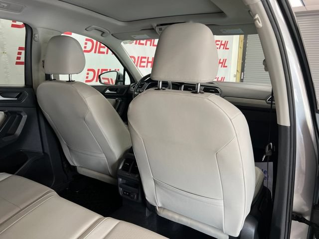 Used 2020 Volkswagen Tiguan SEL AWD/4WD image 12