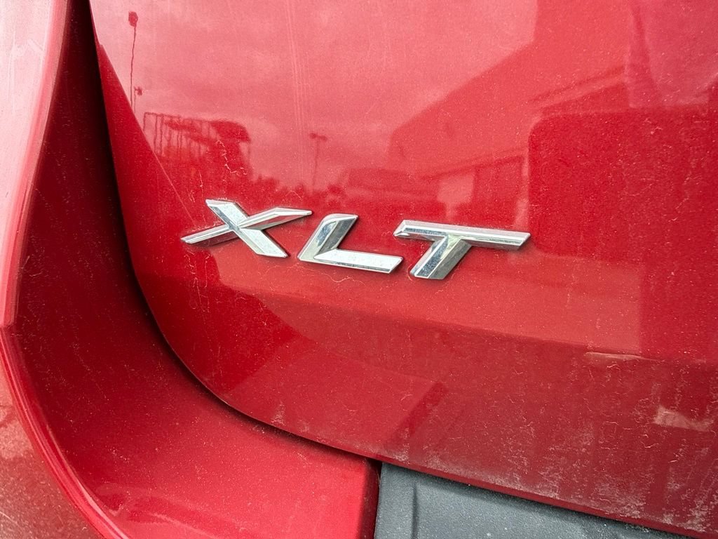 Used 2024 Ford Explorer XLT w/ Equipment Group 202A AWD/4WD image 4