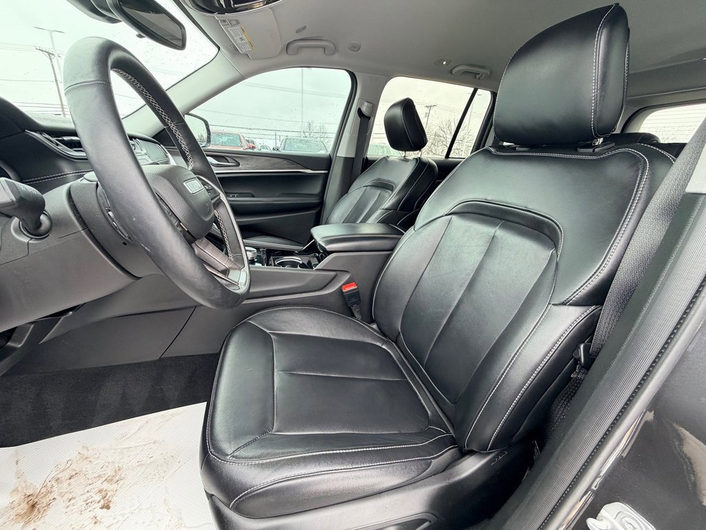 Used 2022 Jeep Grand Cherokee Limited image 8