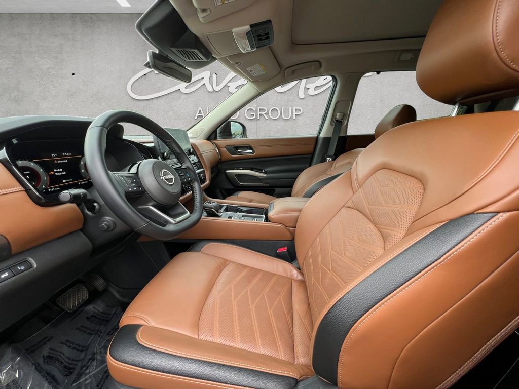 Certified 2025 Nissan Pathfinder Platinum image 19