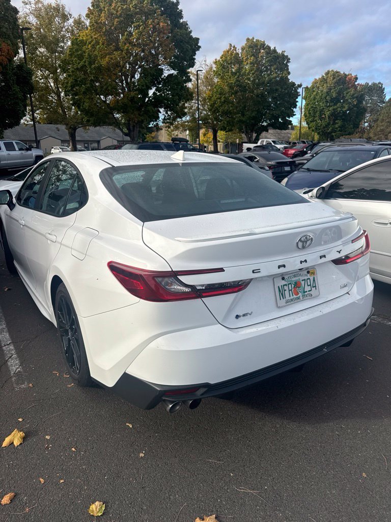 Used 2026 Toyota Camry SE FWD image 3
