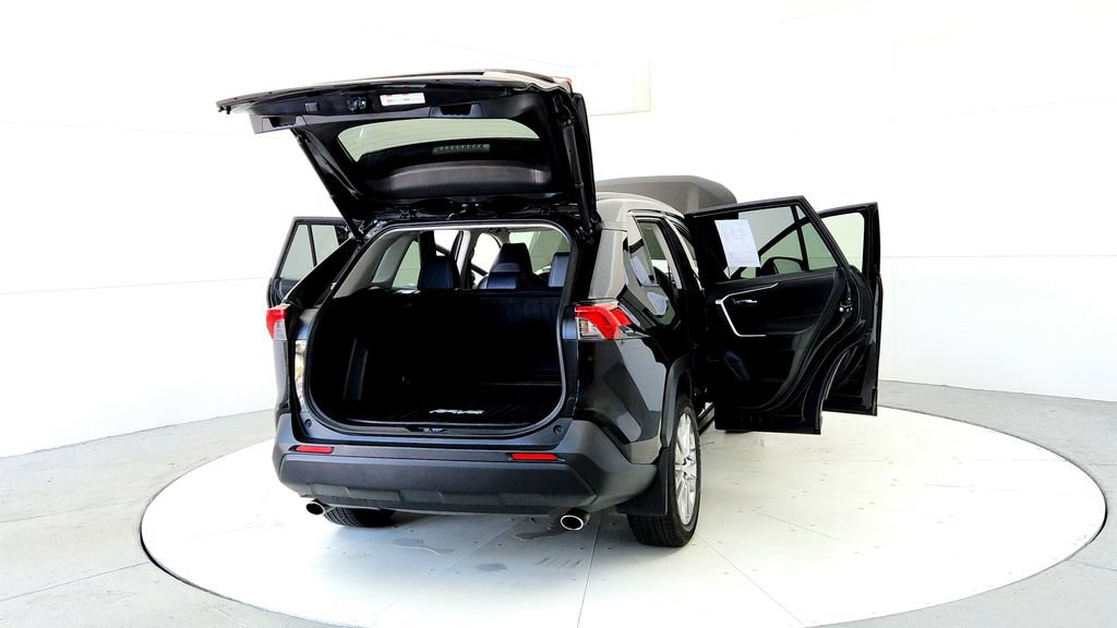 Used 2021 Toyota RAV4 XLE Premium AWD/4WD image 11