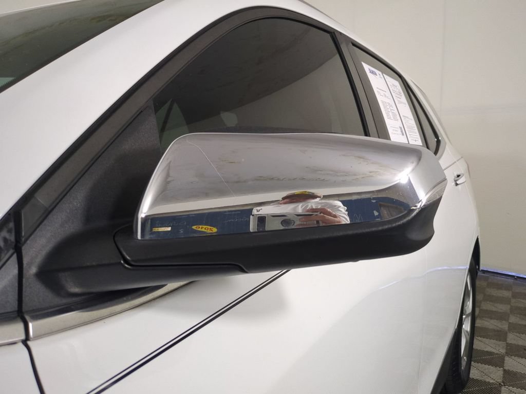 Used 2018 Chevrolet Equinox Premier FWD image 12