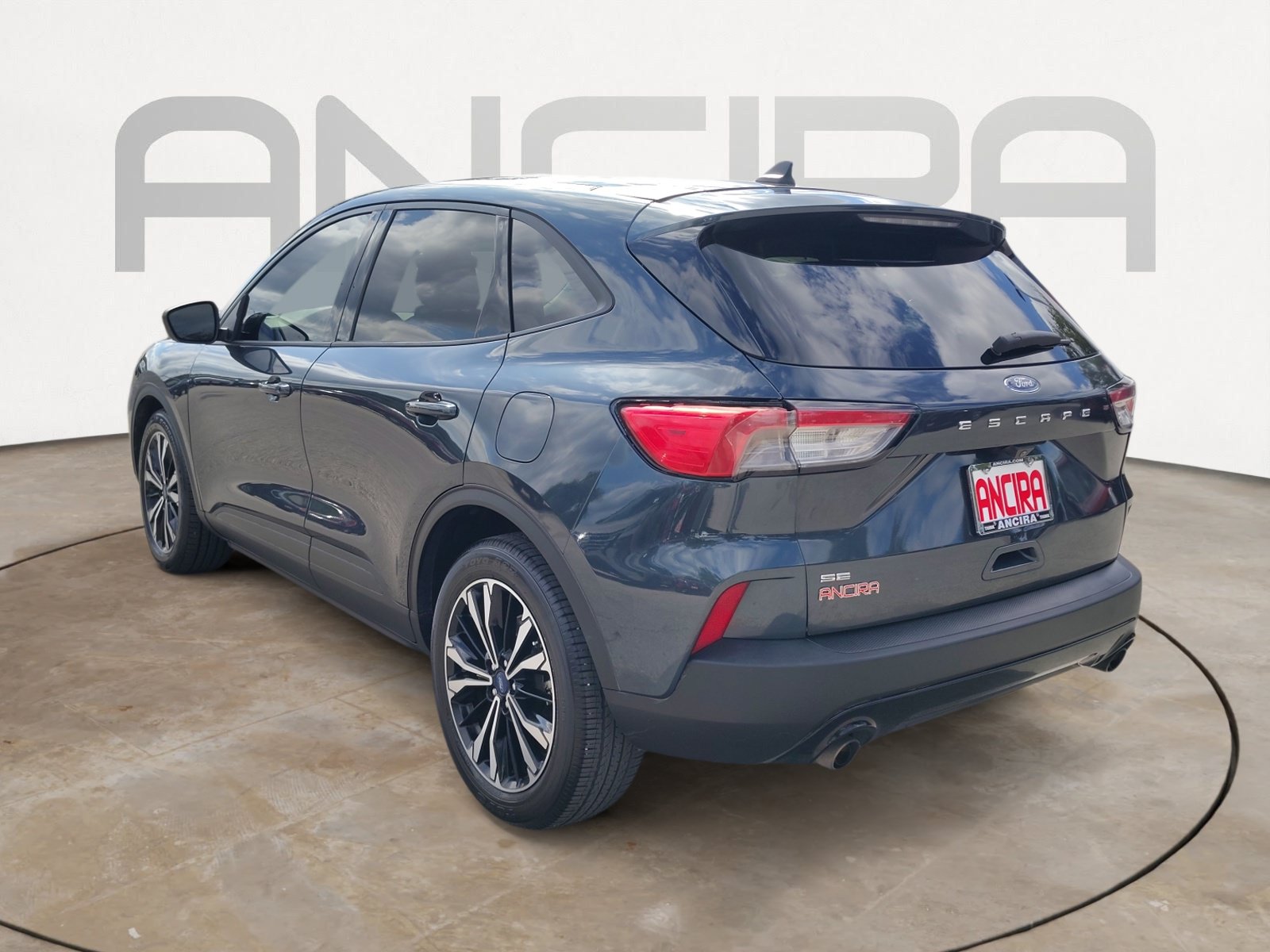 Used 2022 Ford Escape SE w/ SE Sport Appearance Package FWD image 8