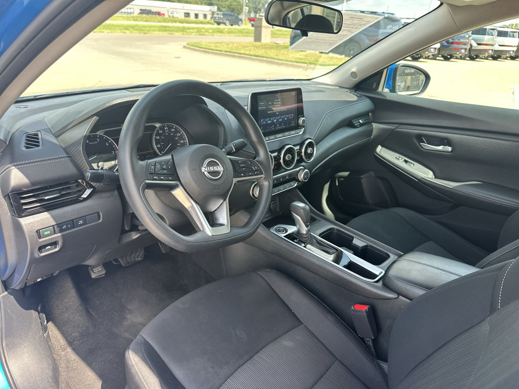 Used 2024 Nissan Sentra SV FWD image 2