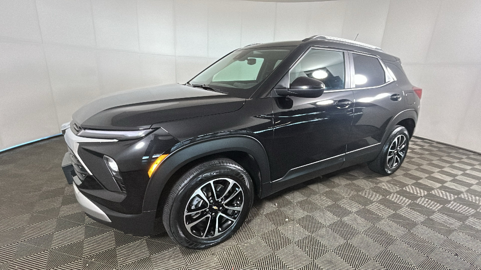 Used 2025 Chevrolet TrailBlazer LT AWD/4WD image 7