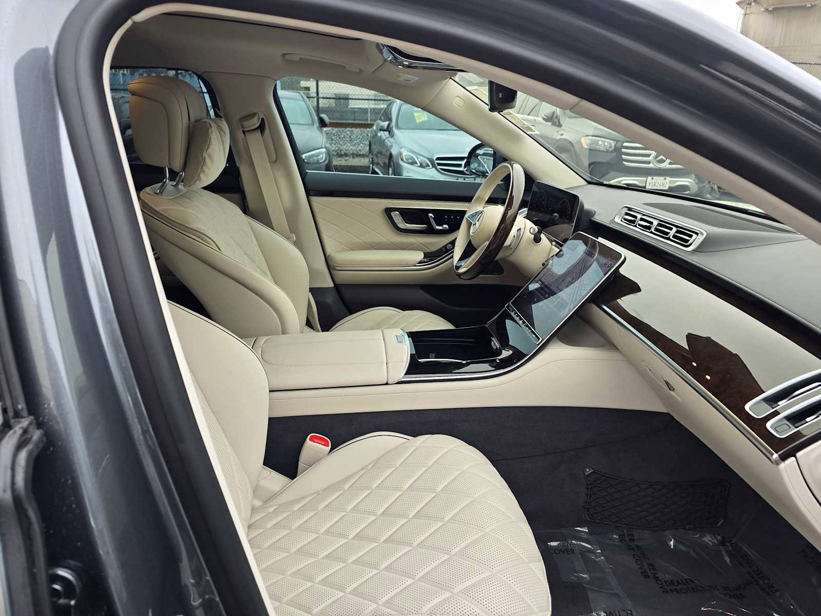 Used 2024 Mercedes-Benz S 580e 4MATIC Sedan image 11