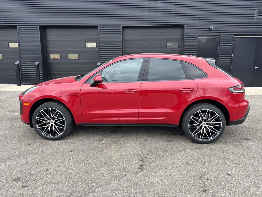 New 2026 Porsche Macan image 2