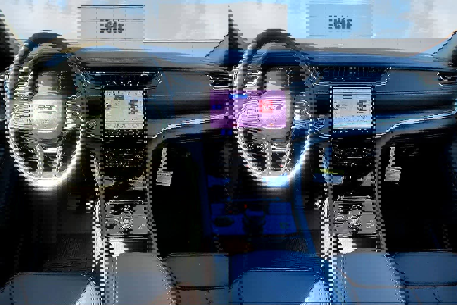 New 2025 Jeep Grand Cherokee Limited w/ Luxury Tech Group II image 10