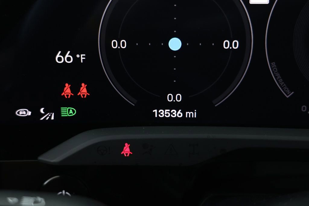 Used 2022 Porsche Taycan 4S image 14