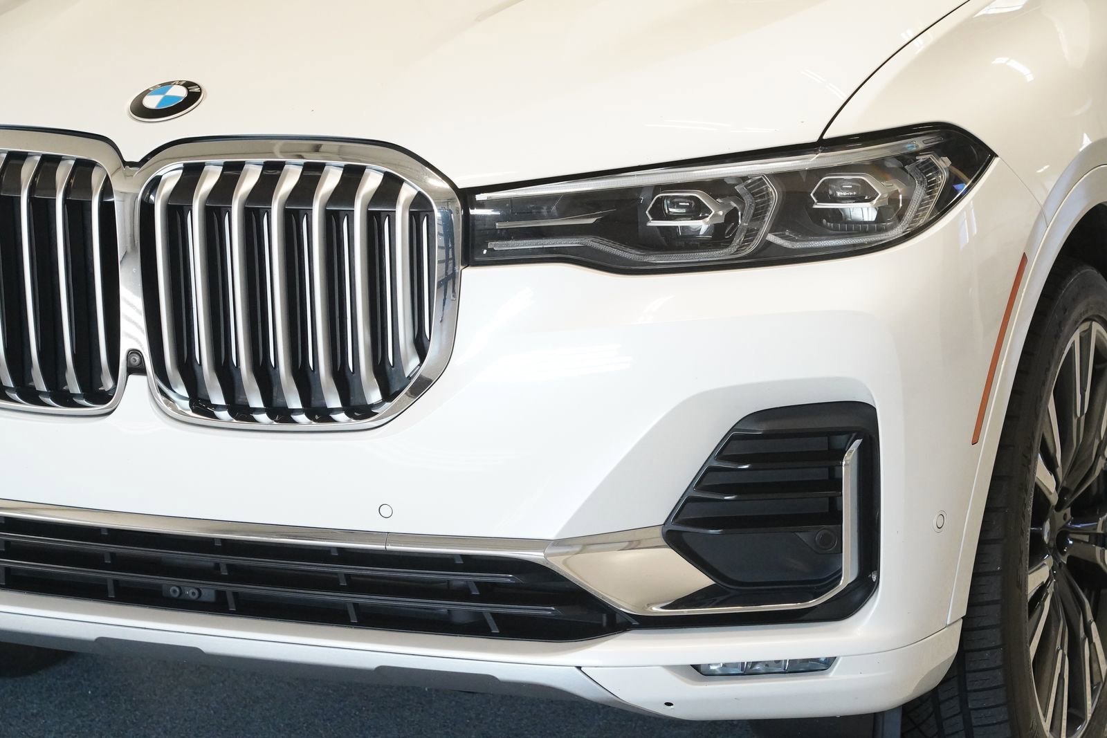 Used 2020 BMW X7 xDrive40i w/ Premium Package image 6