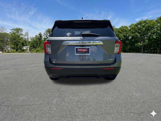 Used 2024 Ford Explorer XLT AWD/4WD image 7
