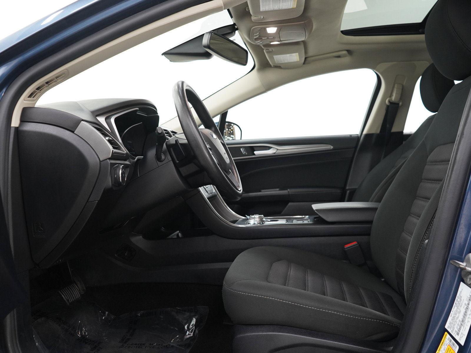 Used 2019 Ford Fusion SE FWD image 21