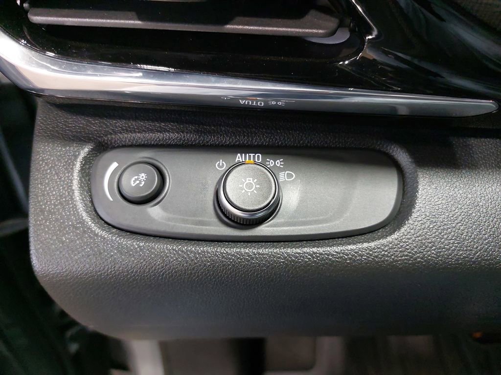Used 2025 Buick Envista Avenir FWD image 26