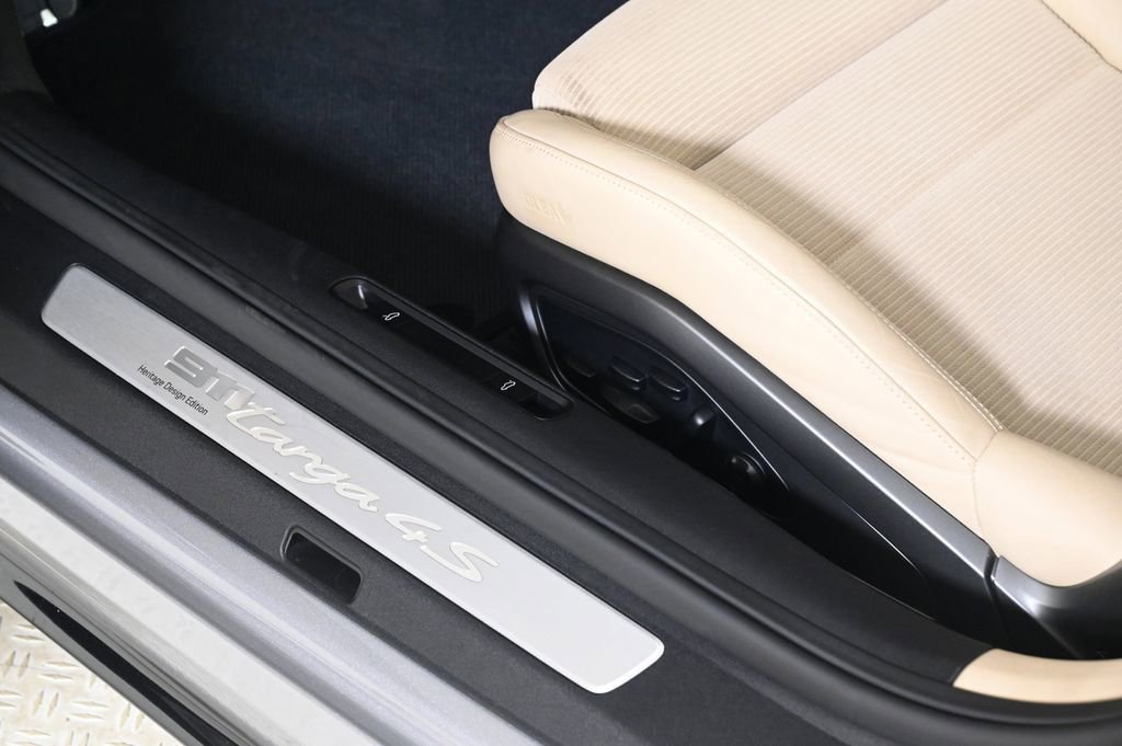 Certified 2021 Porsche 911 Targa 4S image 27