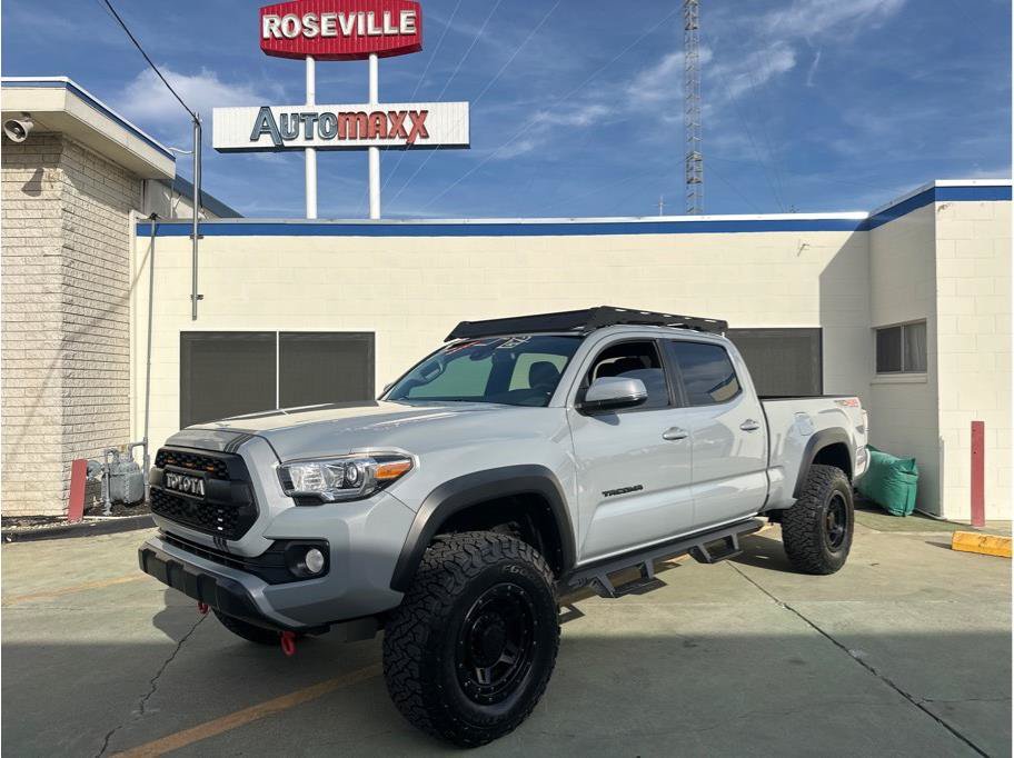 Used 2020 Toyota Tacoma TRD Off-Road w/ Technology Package AWD/4WD image 28