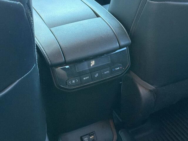 Used 2021 Toyota Highlander XSE image 16