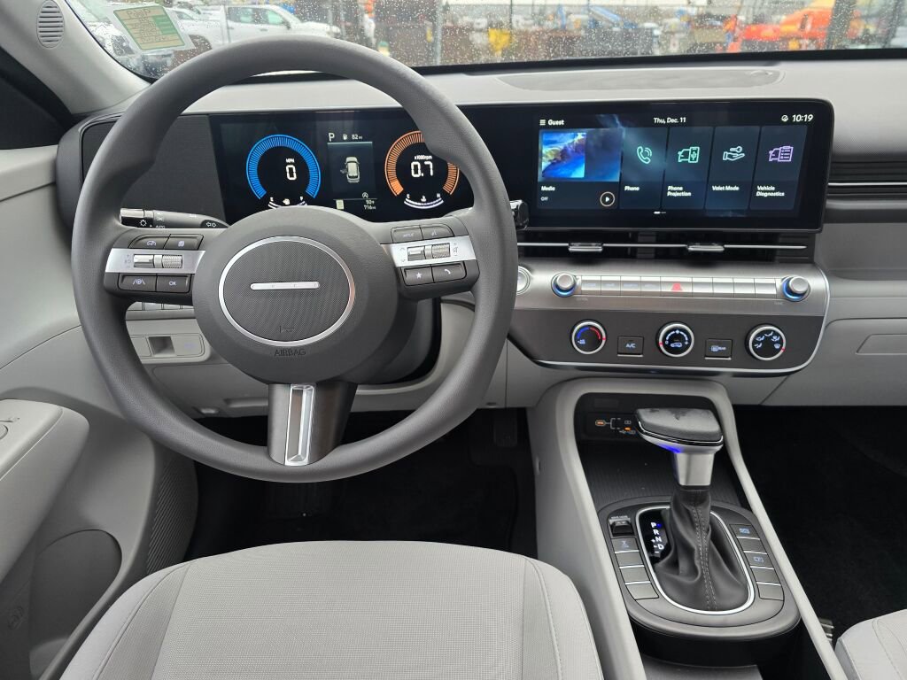 Used 2024 Hyundai Kona SE image 16