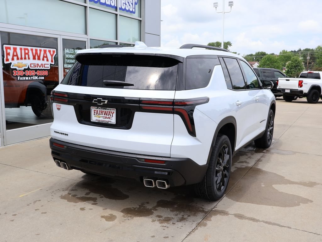 New 2026 Chevrolet Traverse LT w/ Enhanced Driving Package FWD image 3