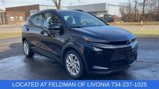 Used 2023 Chevrolet Bolt EUV LT w/ Comfort Package image 2