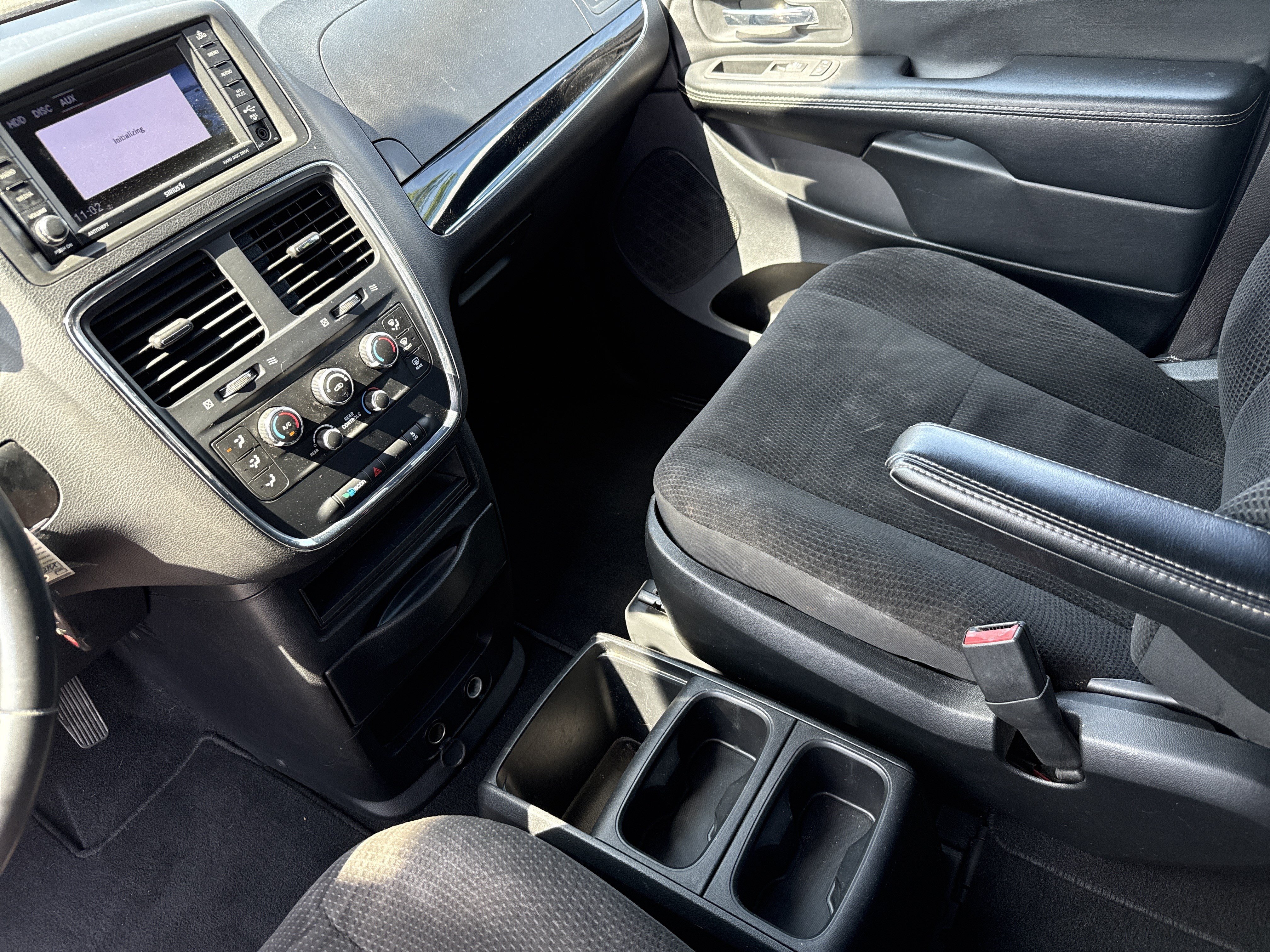 Used 2019 Dodge Grand Caravan SE FWD image 26