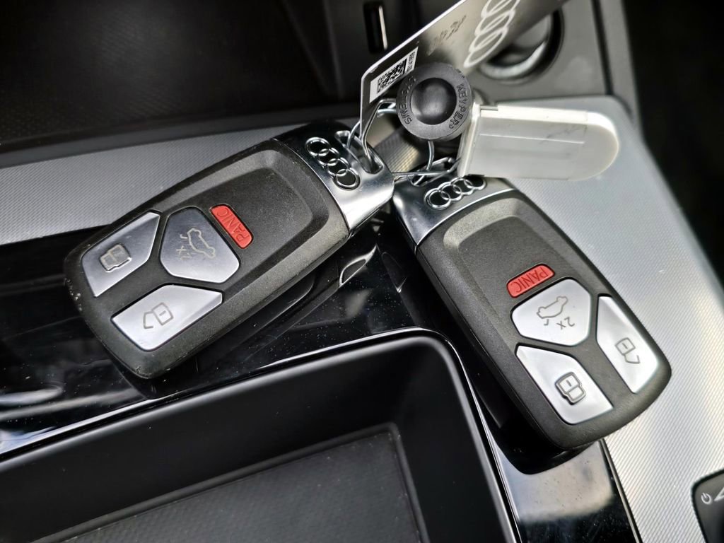 Used 2025 Audi Q5 2.0T Premium image 18