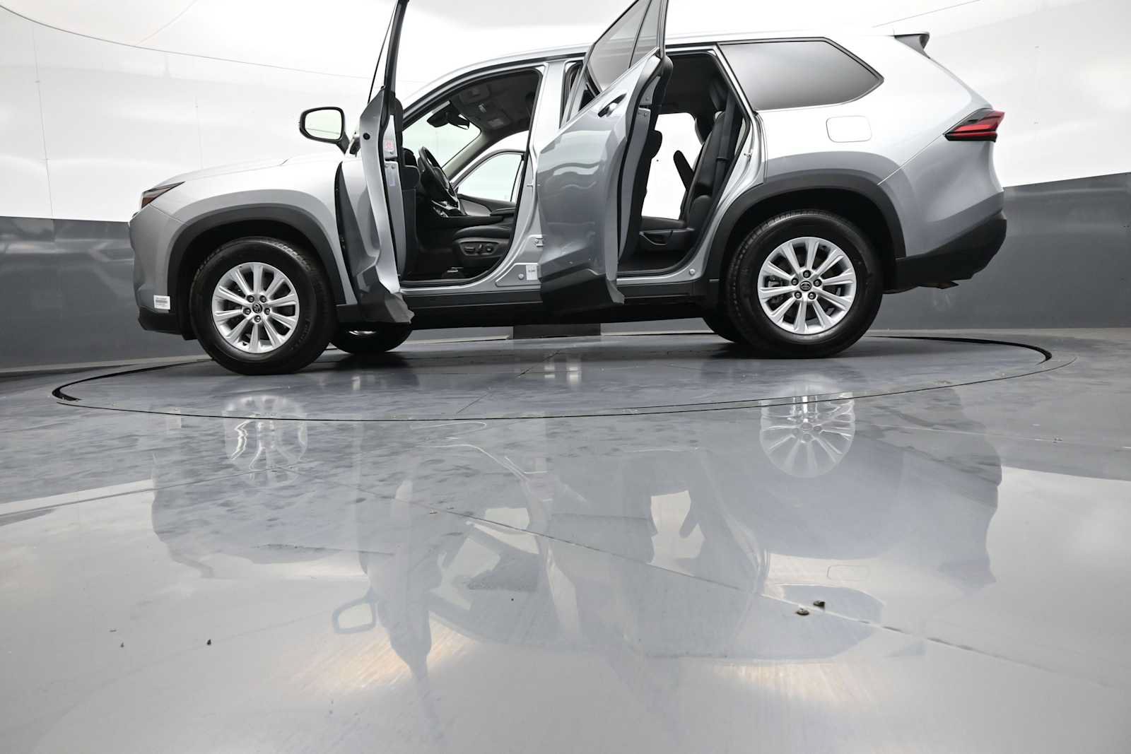 Certified 2025 Toyota Grand Highlander AWD image 51