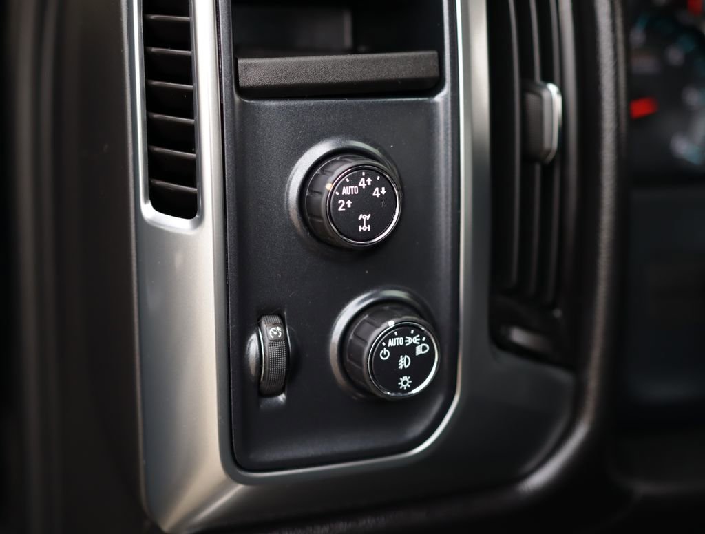 Used 2016 Chevrolet Silverado 1500 LT w/ Midnight Edition image 10