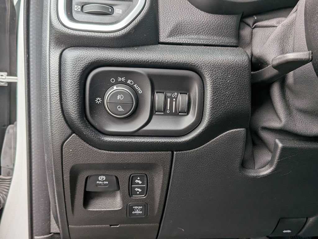 Used 2022 RAM 1500 Laramie AWD/4WD image 16