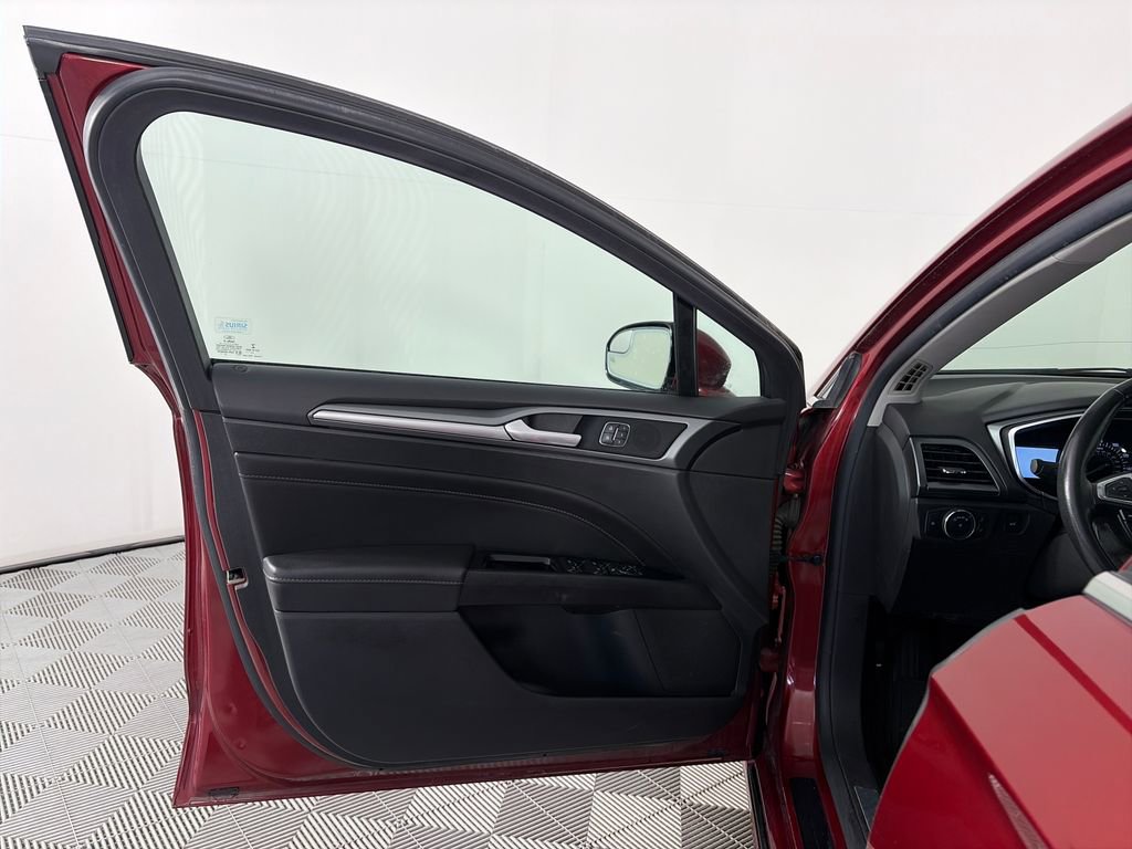 Used 2015 Ford Fusion Titanium AWD/4WD image 10