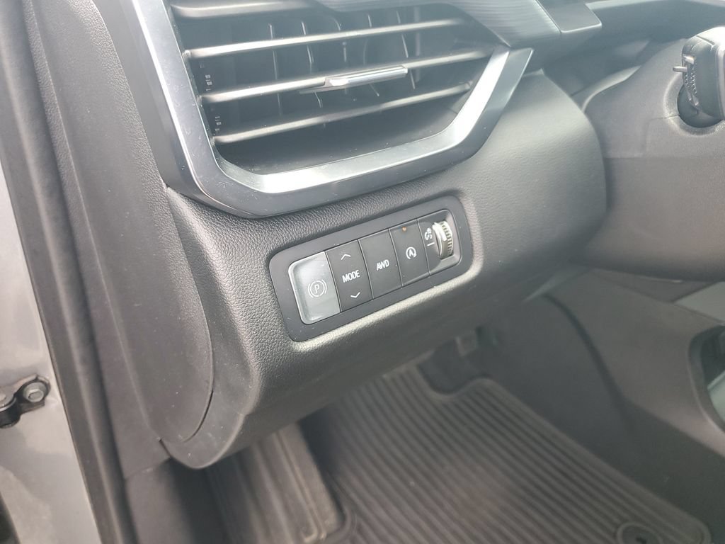 Used 2025 GMC Acadia AT4 AWD/4WD image 25