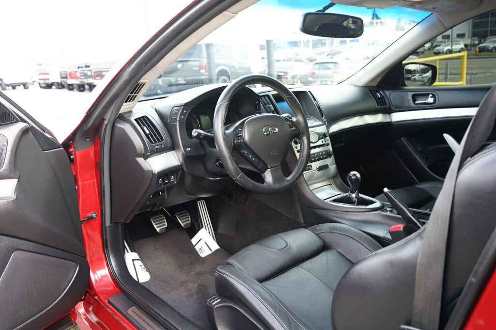 Used 2014 INFINITI Q60 Sport image 11