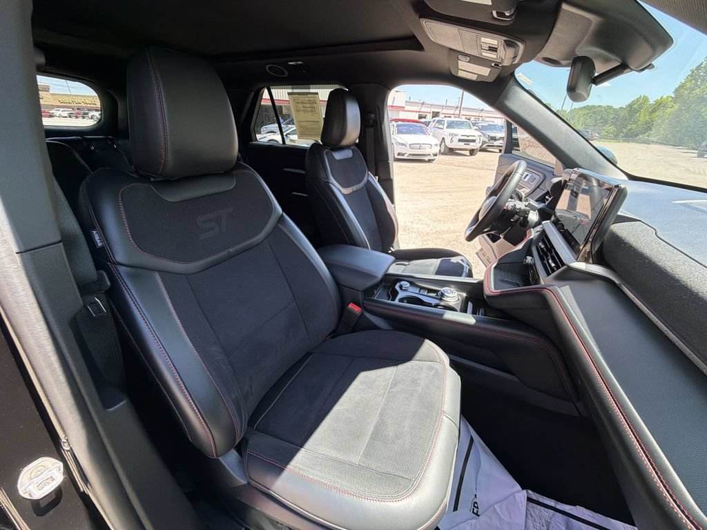 Used 2025 Ford Explorer ST w/ Sun And Sound Package AWD/4WD image 26